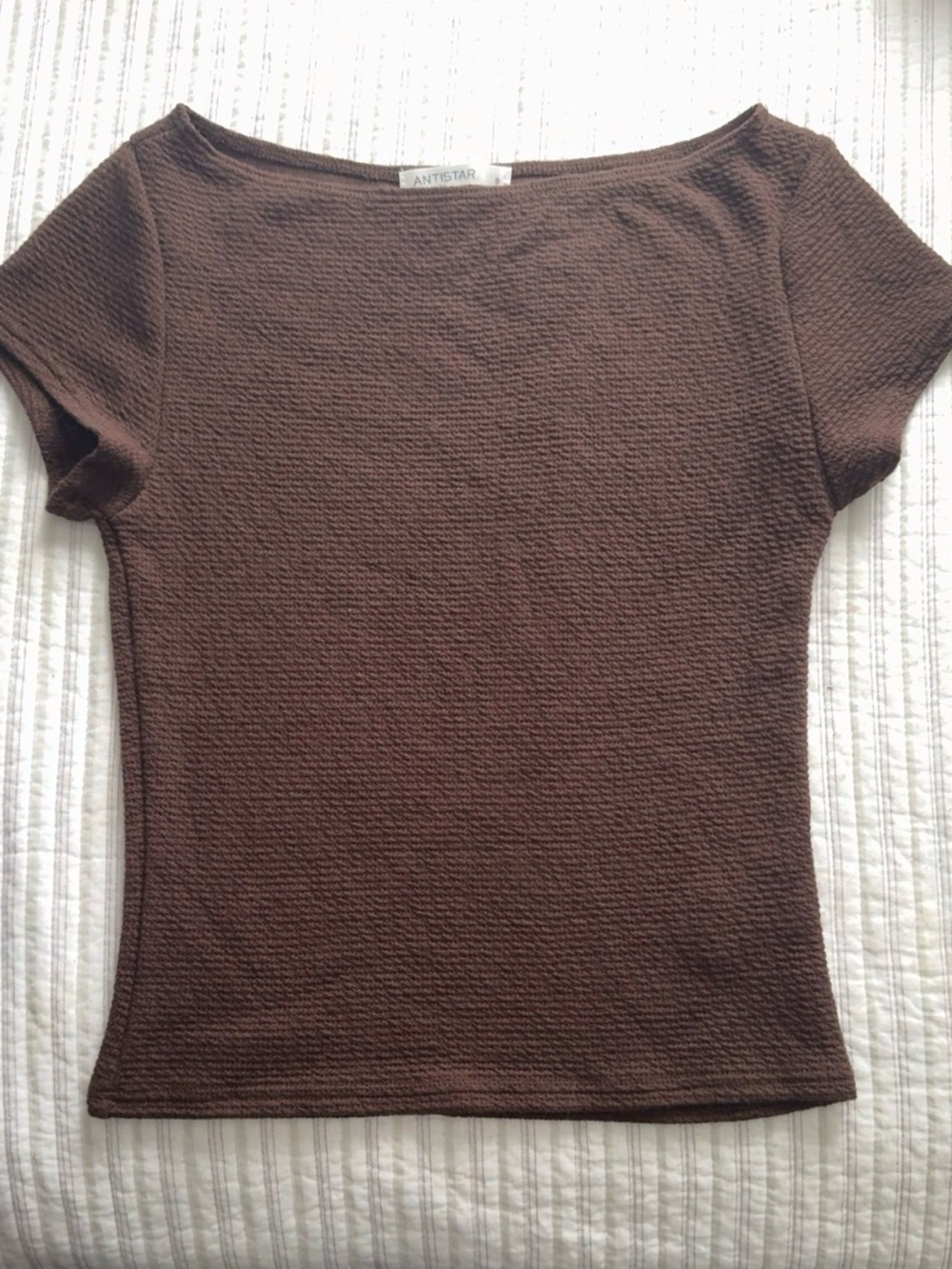Brown ribbed boat neck cropped tee